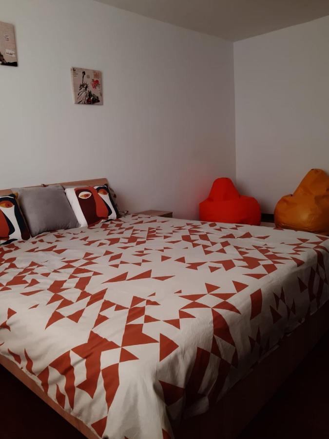 Garsoniera Regim Hotelier Piatra Neamt Exterior photo